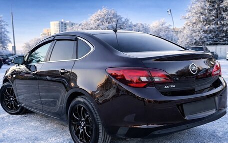 Opel Astra J, 2014 год, 1 075 000 рублей, 19 фотография