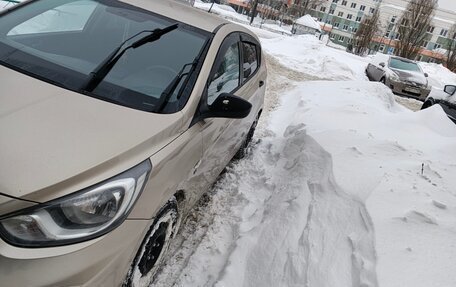 Hyundai Solaris II рестайлинг, 2012 год, 750 000 рублей, 3 фотография