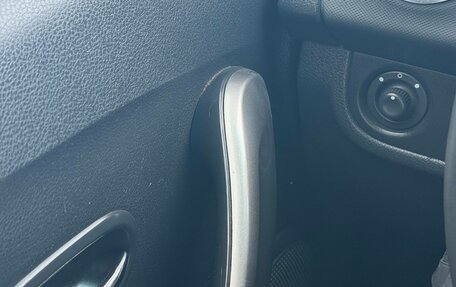 Renault Logan II, 2018 год, 530 000 рублей, 13 фотография