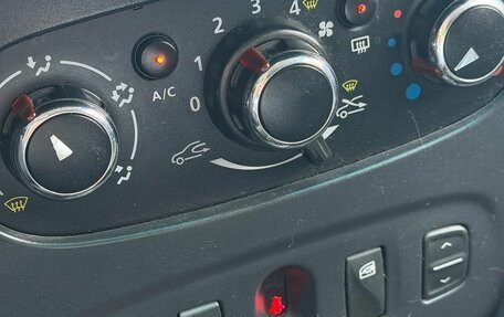 Renault Logan II, 2018 год, 530 000 рублей, 20 фотография