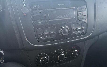 Renault Logan II, 2018 год, 530 000 рублей, 16 фотография