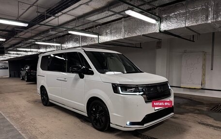 Honda Stepwgn, 2023 год, 3 000 000 рублей, 2 фотография