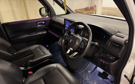 Honda Stepwgn, 2023 год, 3 000 000 рублей, 13 фотография