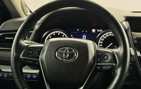 Toyota Camry, 2022 год, 3 750 000 рублей, 9 фотография