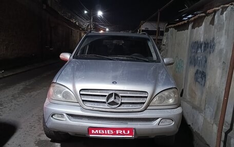 Mercedes-Benz M-Класс, 2001 год, 800 000 рублей, 1 фотография