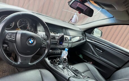 BMW 5 серия, 2011 год, 1 300 000 рублей, 4 фотография