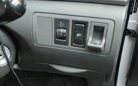 Toyota Corolla, 2005 год, 600 000 рублей, 9 фотография