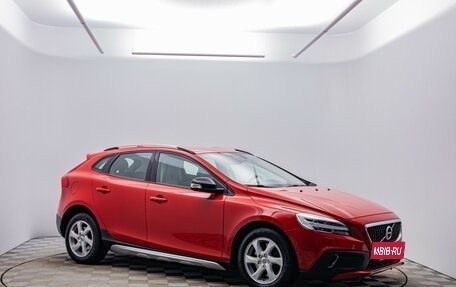 Volvo V40 Cross Country I, 2018 год, 2 120 000 рублей, 3 фотография