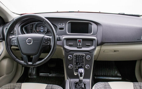 Volvo V40 Cross Country I, 2018 год, 2 120 000 рублей, 13 фотография