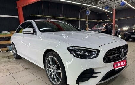 Mercedes-Benz E-Класс, 2021 год, 3 700 000 рублей, 5 фотография