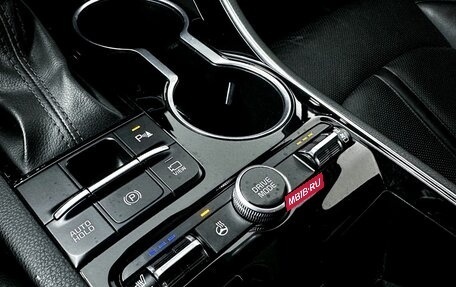 KIA K5, 2021 год, 2 600 000 рублей, 24 фотография