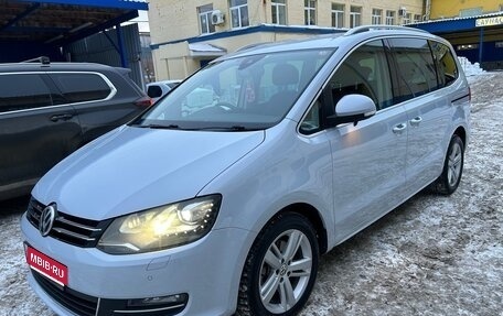Volkswagen Sharan II, 2017 год, 2 040 000 рублей, 1 фотография