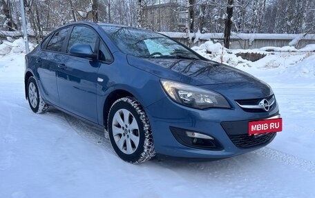 Opel Astra J, 2014 год, 1 020 000 рублей, 8 фотография