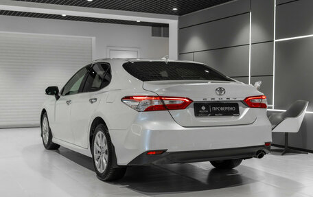 Toyota Camry, 2018 год, 2 580 000 рублей, 4 фотография