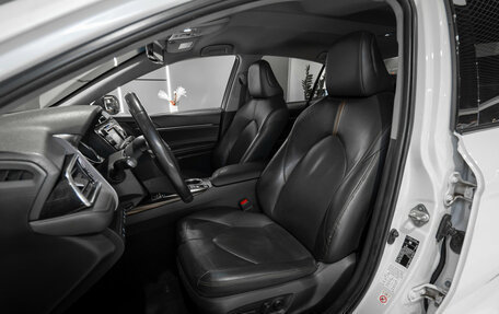 Toyota Camry, 2018 год, 2 580 000 рублей, 9 фотография