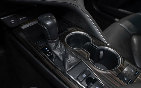 Toyota Camry, 2018 год, 2 580 000 рублей, 14 фотография