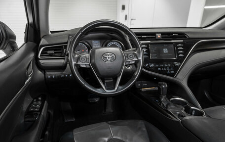 Toyota Camry, 2018 год, 2 580 000 рублей, 7 фотография