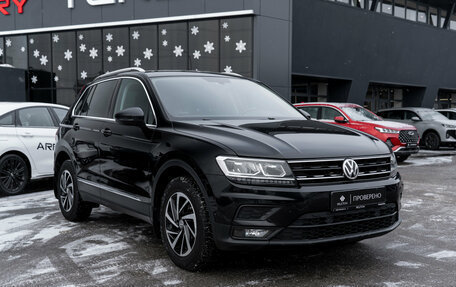 Volkswagen Tiguan II, 2018 год, 2 320 000 рублей, 2 фотография