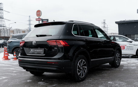Volkswagen Tiguan II, 2018 год, 2 320 000 рублей, 5 фотография