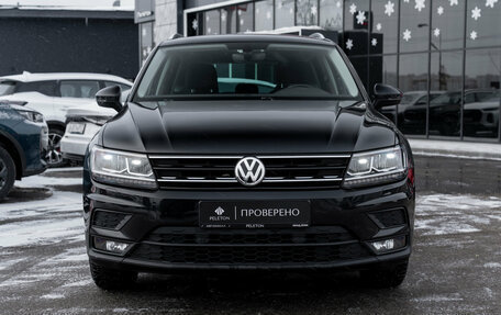 Volkswagen Tiguan II, 2018 год, 2 320 000 рублей, 3 фотография