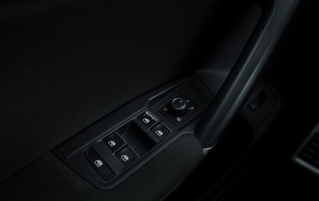 Volkswagen Tiguan II, 2018 год, 2 320 000 рублей, 18 фотография