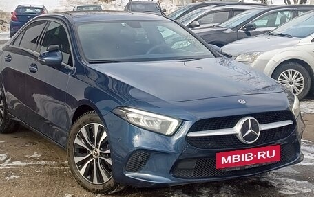 Mercedes-Benz A-Класс, 2021 год, 3 700 000 рублей, 2 фотография