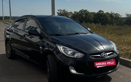 Hyundai Solaris II рестайлинг, 2011 год, 590 000 рублей, 4 фотография