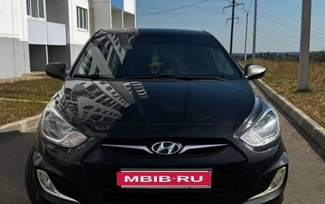 Hyundai Solaris II рестайлинг, 2011 год, 590 000 рублей, 6 фотография