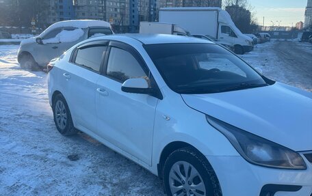 KIA Rio IV, 2019 год, 980 000 рублей, 3 фотография