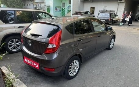 Hyundai Solaris II рестайлинг, 2011 год, 420 000 рублей, 3 фотография