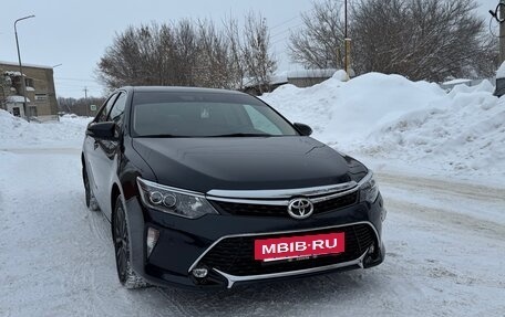 Toyota Camry, 2017 год, 1 950 000 рублей, 2 фотография