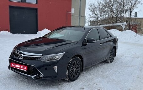 Toyota Camry, 2017 год, 1 950 000 рублей, 10 фотография