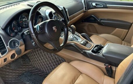 Porsche Cayenne III, 2011 год, 2 980 000 рублей, 15 фотография