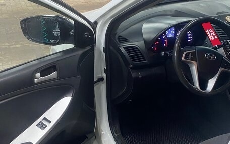 Hyundai Solaris II рестайлинг, 2014 год, 1 130 000 рублей, 8 фотография