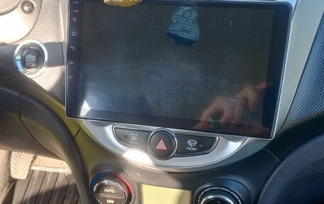 Hyundai Solaris II рестайлинг, 2012 год, 780 000 рублей, 6 фотография