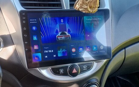 Hyundai Solaris II рестайлинг, 2012 год, 780 000 рублей, 8 фотография