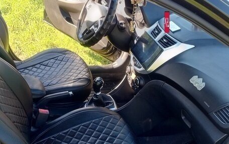 Hyundai Solaris II рестайлинг, 2012 год, 780 000 рублей, 2 фотография