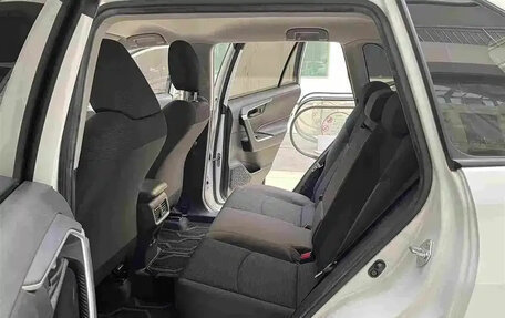 Toyota RAV4, 2022 год, 2 340 000 рублей, 12 фотография