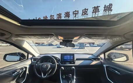 Toyota RAV4, 2022 год, 2 520 000 рублей, 9 фотография