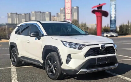 Toyota RAV4, 2022 год, 2 520 000 рублей, 3 фотография