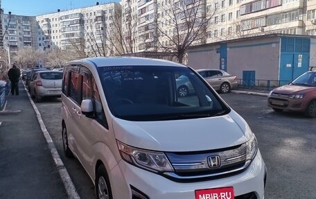 Honda Stepwgn IV, 2016 год, 2 250 000 рублей, 3 фотография