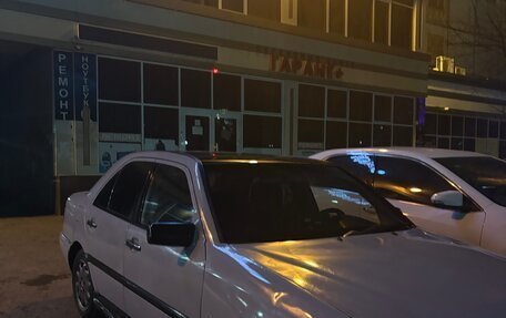 Mercedes-Benz C-Класс, 1995 год, 320 000 рублей, 2 фотография