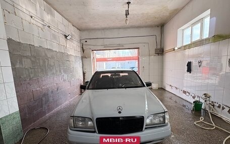 Mercedes-Benz C-Класс, 1995 год, 320 000 рублей, 7 фотография