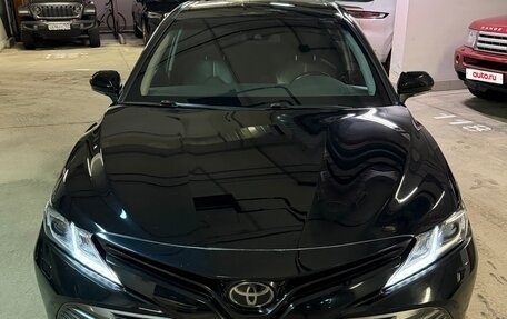 Toyota Camry, 2018 год, 2 399 000 рублей, 2 фотография