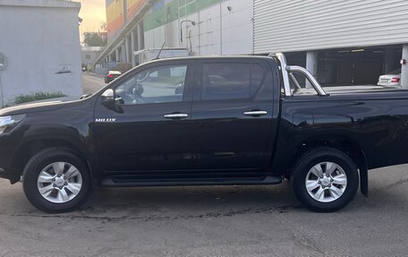 Toyota Hilux VIII, 2019 год, 4 800 000 рублей, 2 фотография