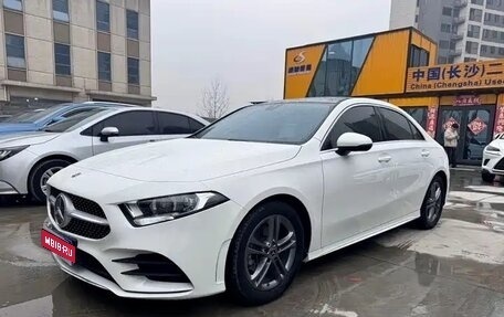 Mercedes-Benz A-Класс, 2023 год, 2 350 000 рублей, 1 фотография