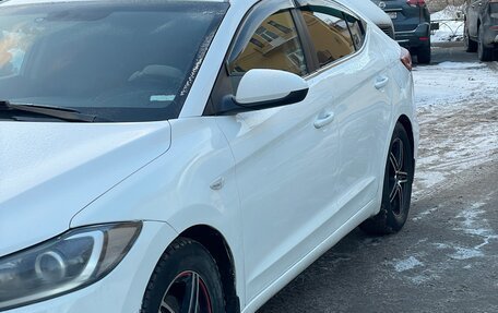 Hyundai Elantra VI рестайлинг, 2017 год, 850 000 рублей, 5 фотография