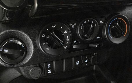 Toyota Hilux VIII, 2020 год, 4 400 000 рублей, 9 фотография