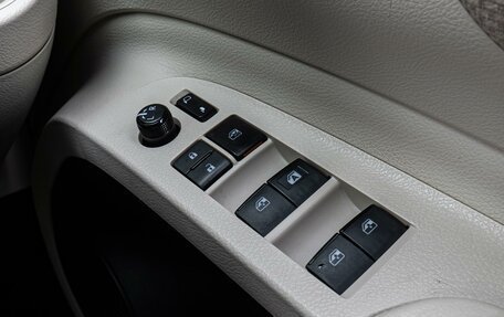 Toyota Sienta II, 2018 год, 1 449 000 рублей, 17 фотография