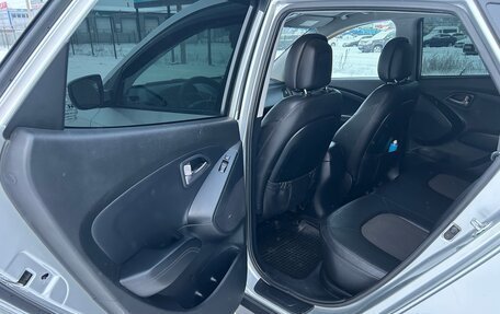 Hyundai ix35 I рестайлинг, 2013 год, 1 300 000 рублей, 12 фотография